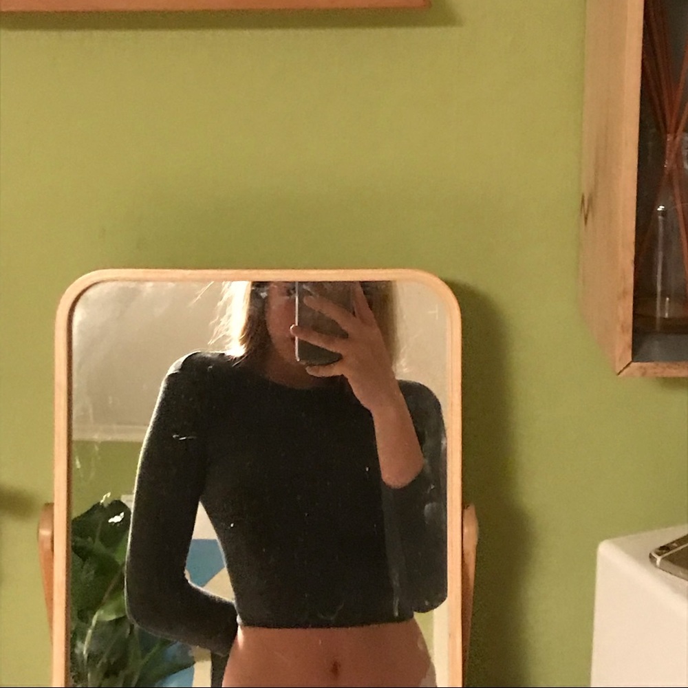 Long sleeved crop top!!